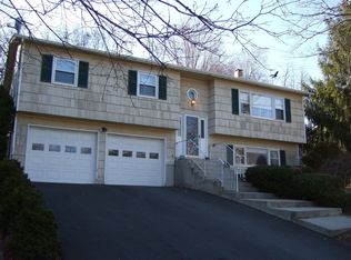 138 Rockland Ln, Spring Valley, NY 10977