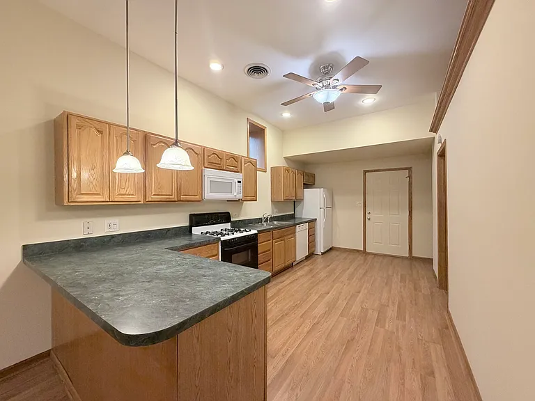 3801 S Union Ave #1F — Photo 5