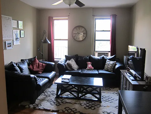 Rented by Realty 2000 Corp | media 27