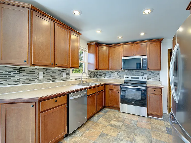 6417 Kaine Dr — Photo 11