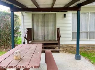 2404 Jackson Pkwy, Vienna, VA 22180
