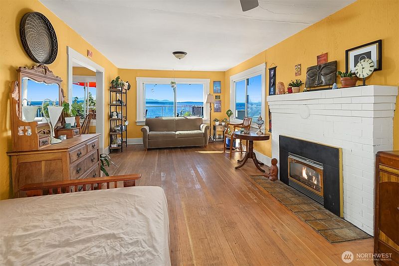 3rd image of 2115 Bonair Drive SW