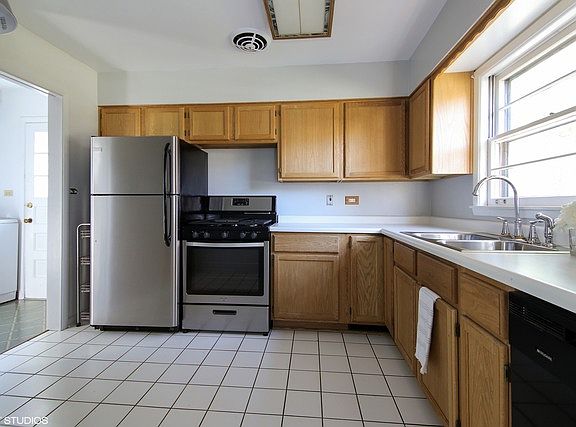 4th image of 1512 Gregory Ave