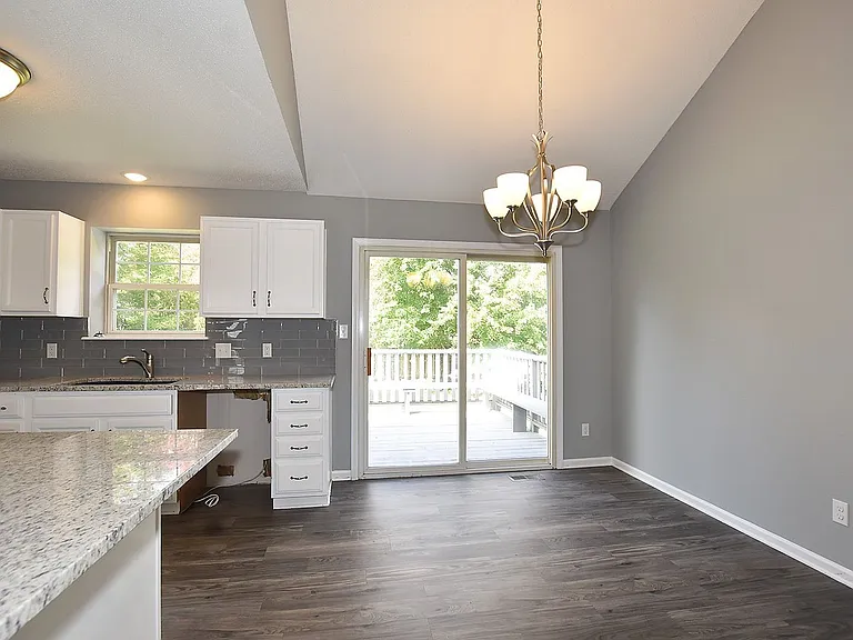13650 Hunter Dr — Photo 16