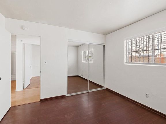 4th image of 3105 B St #1139