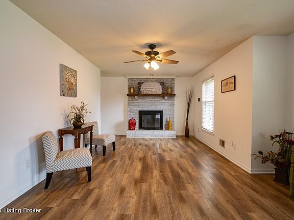 3rd image of 208 Brooks Station Ln