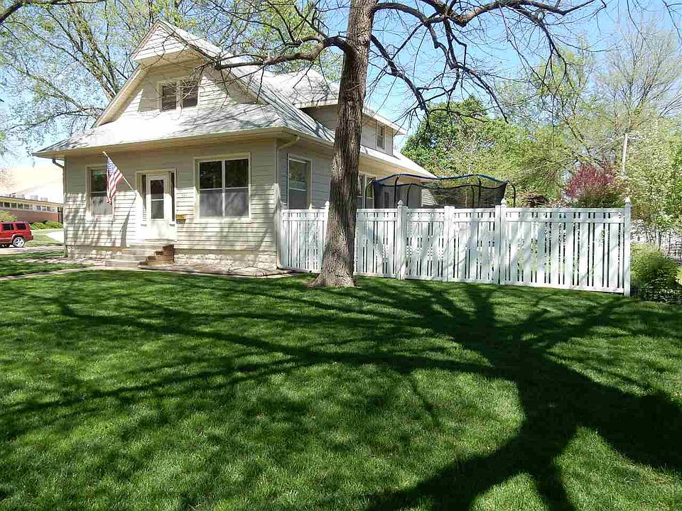 822 N 12th St Beatrice NE 68310 Zillow