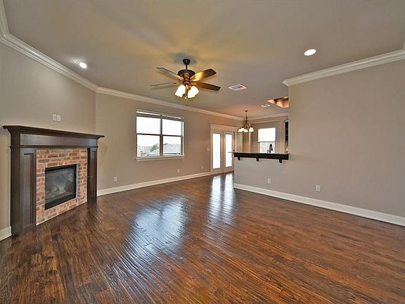 5th image of 716 Dunes Cir