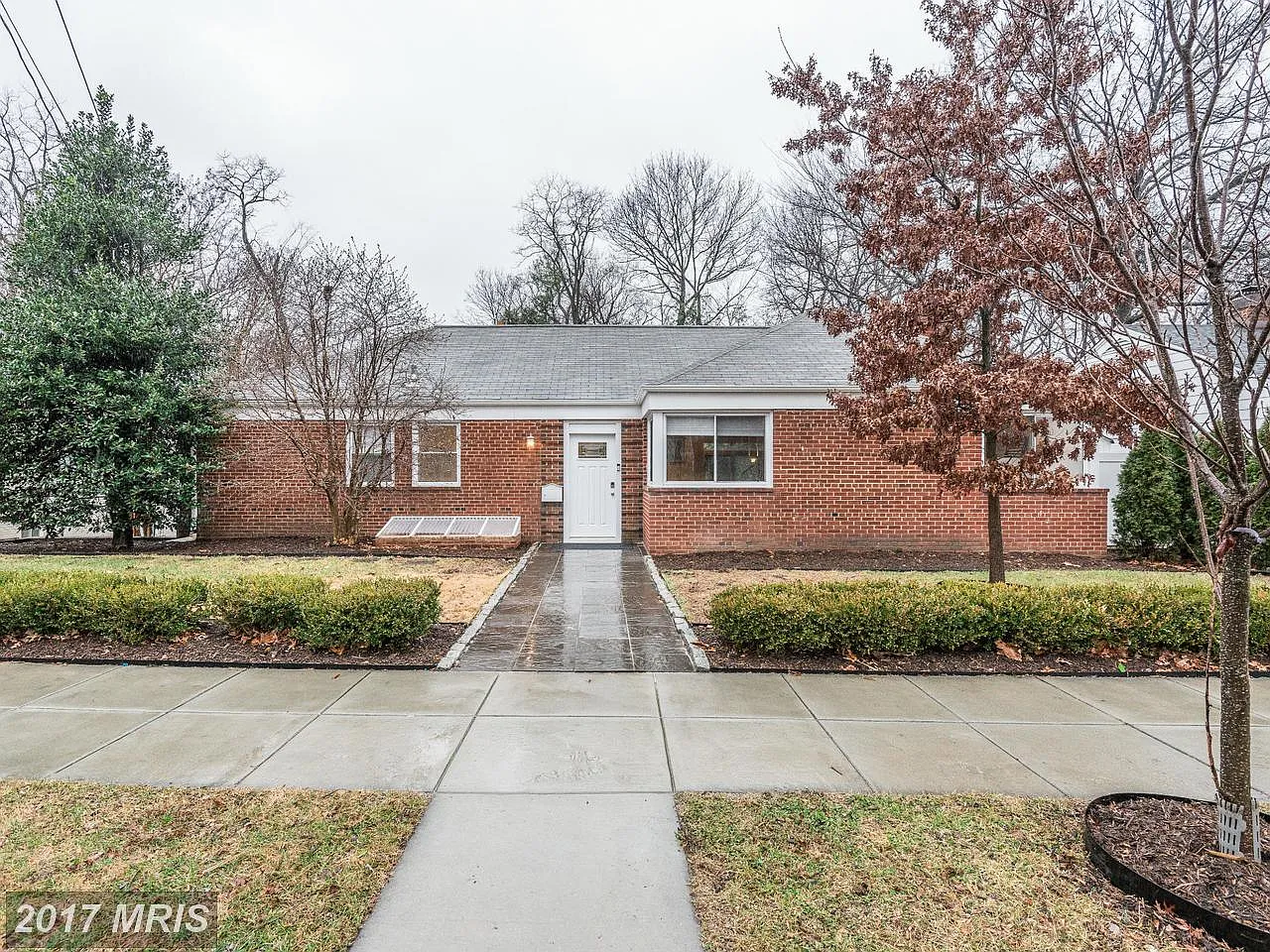 5132 Linnean Ter NW photo 1