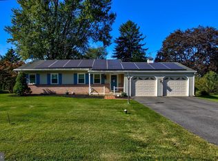 316 Homecrest Dr, Willow Street, PA 17584