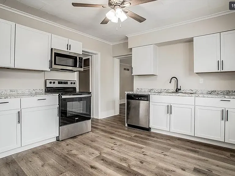702 Centralia St — Photo 12