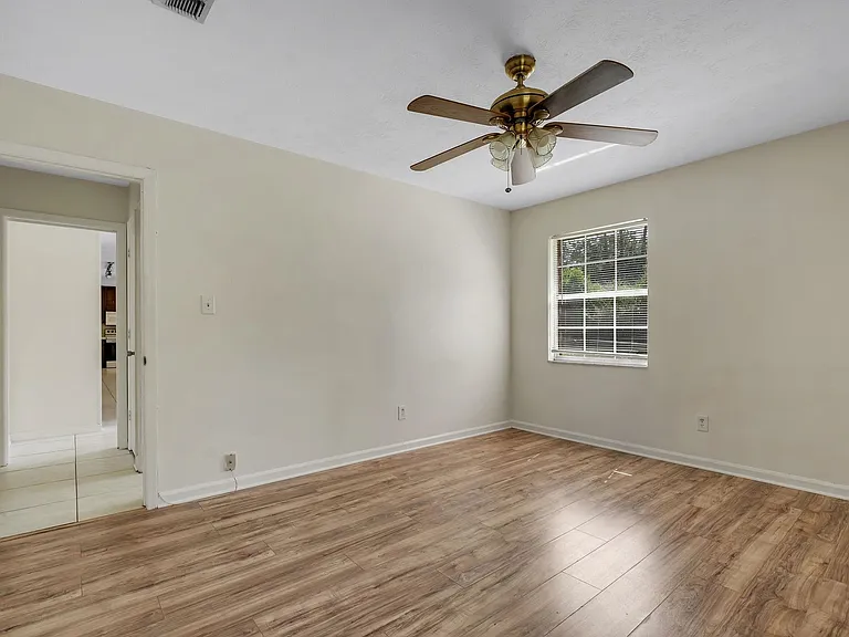 2613 Killarney Way — Photo 34