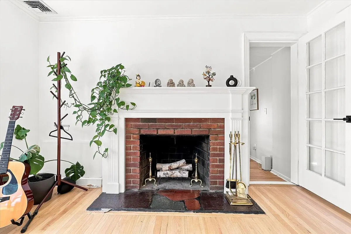 3 bed, $5,200 — Photo 2