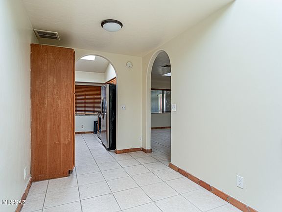 5th image of 1262 W La Osa Dr