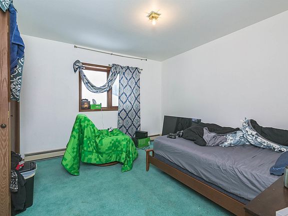 5th image of 350 Carlton Dr