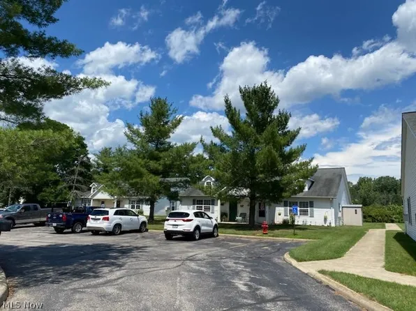 105A Fairways Dr #105-A, Chardon, OH 44024