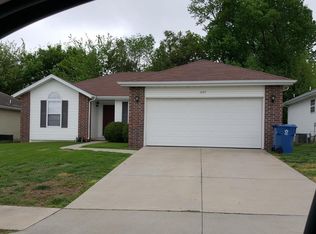 1057 S Missouri Ave, Springfield, MO 65807
