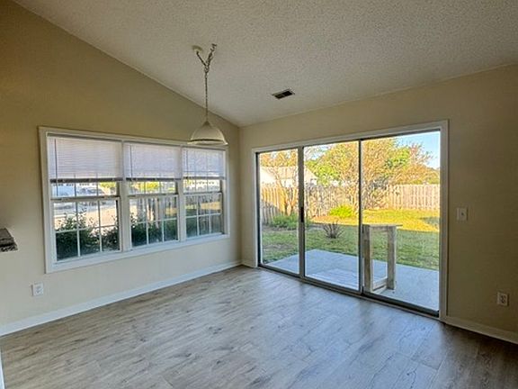 3rd image of 7101 Robmar Ct