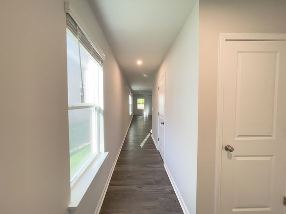 4th image of 423 Mariene Dr