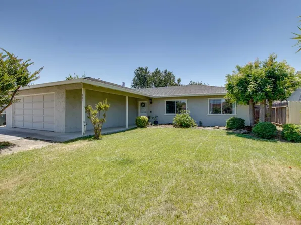 981 Cherry St, Hollister, CA 95023