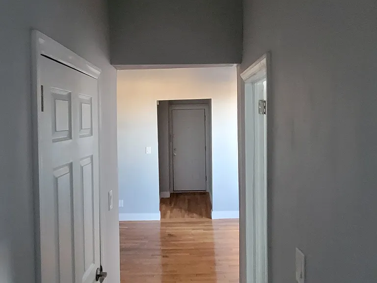 111 Garrison Avenue — Photo 7