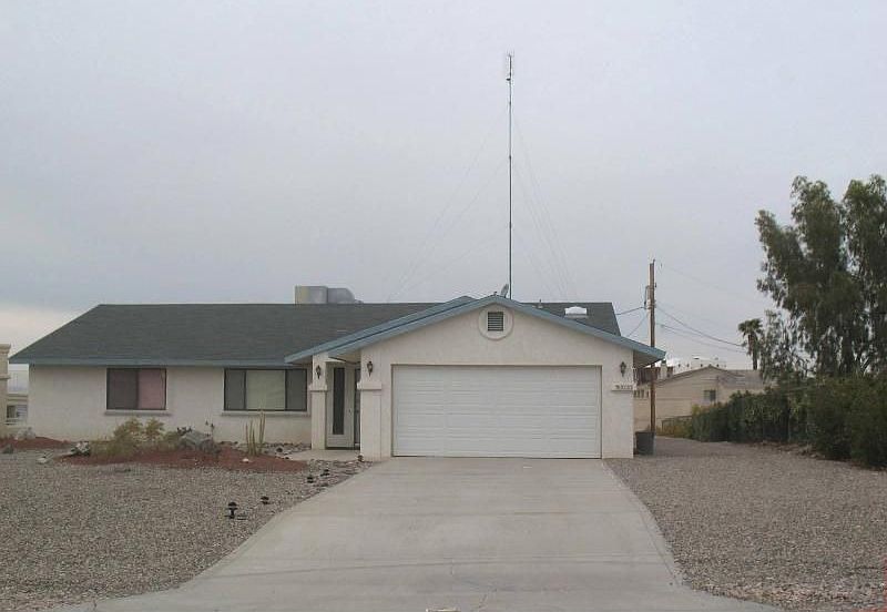 1st image of 3733 Bluegrass Dr
