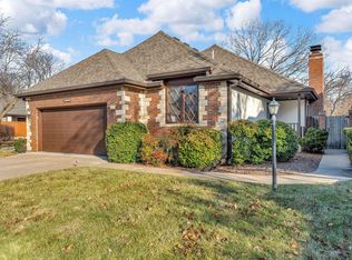 2404 SW Brookhaven Ln, Topeka, KS 66614