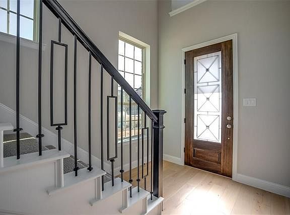 3rd image of 1011 Lady Lore Ln