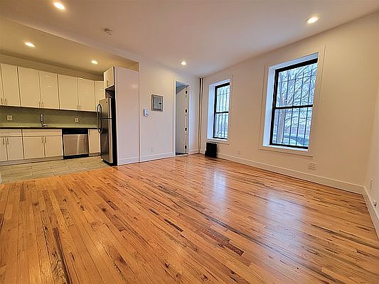 4th image of 545 Edgecombe Ave APT 1B