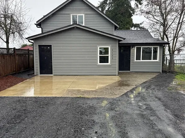 4123 McCall Boulevard W, Bremerton, WA 98312