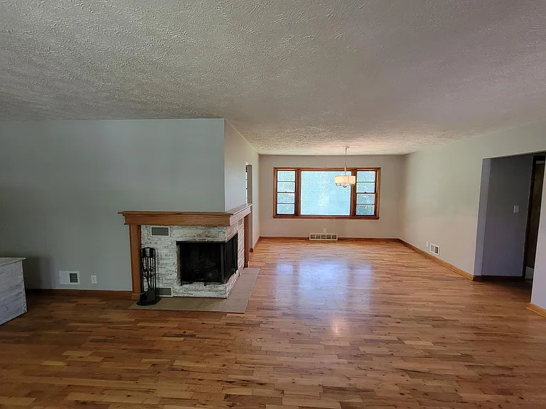 737 Lindberg Dr — Photo 27