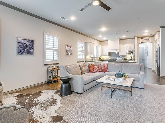 4th image of 518 Sheer Bliss Ln