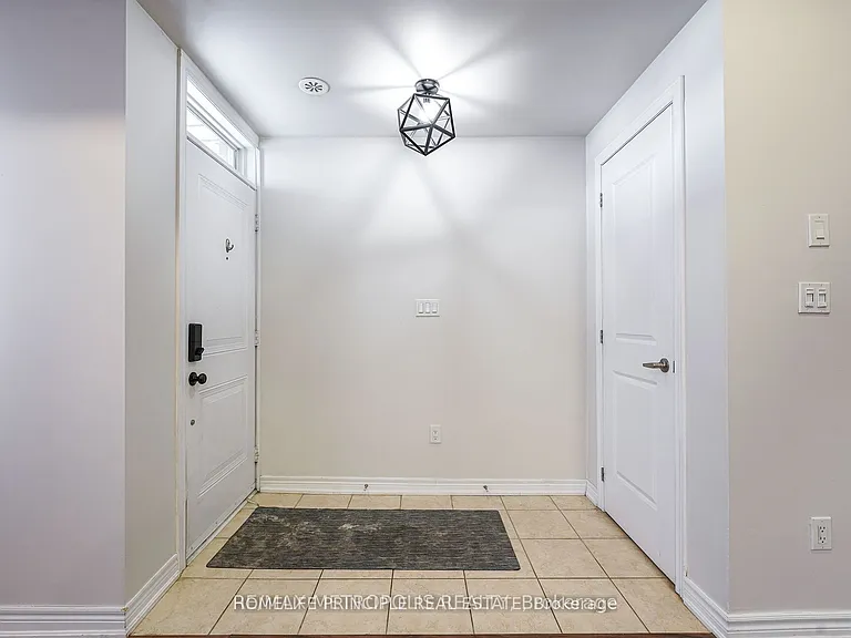 9621 Jane St #6 — Photo 3