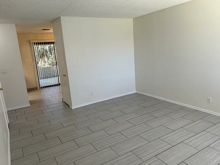 724 N Florence St #D — Photo 6