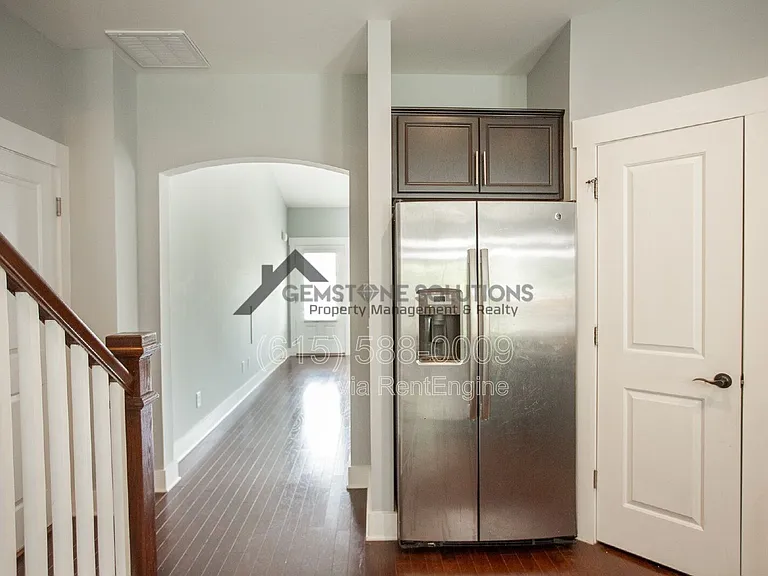 1041 Honey Bush Cir — Photo 14