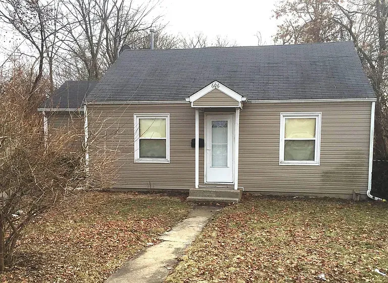 606 W Worley St — Photo 1