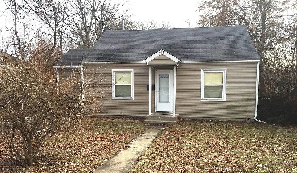 1st image of 606 W Worley St