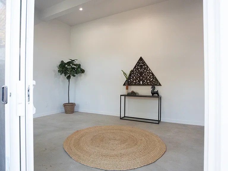 2210 3/4 Echo Park Ave — Photo 33