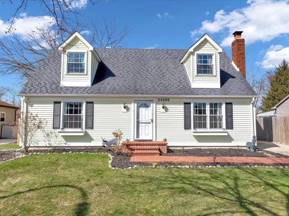 25286 Castlewood Dr, Woodhaven, MI 48183