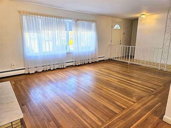 5th image of 45 Baldino Dr