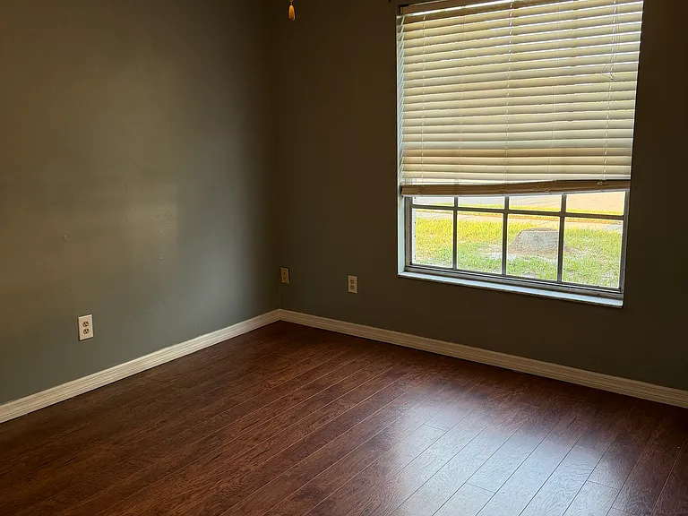 10401 White Cedar St — Photo 10