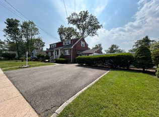 84 N Vivyen St FLOOR 1, Bergenfield, NJ 07621
