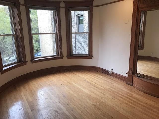 1st image of 4056 N Kenmore Ave