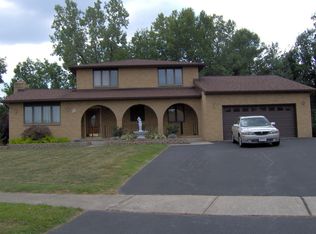 290 Carmas Dr, Rochester, NY 14626