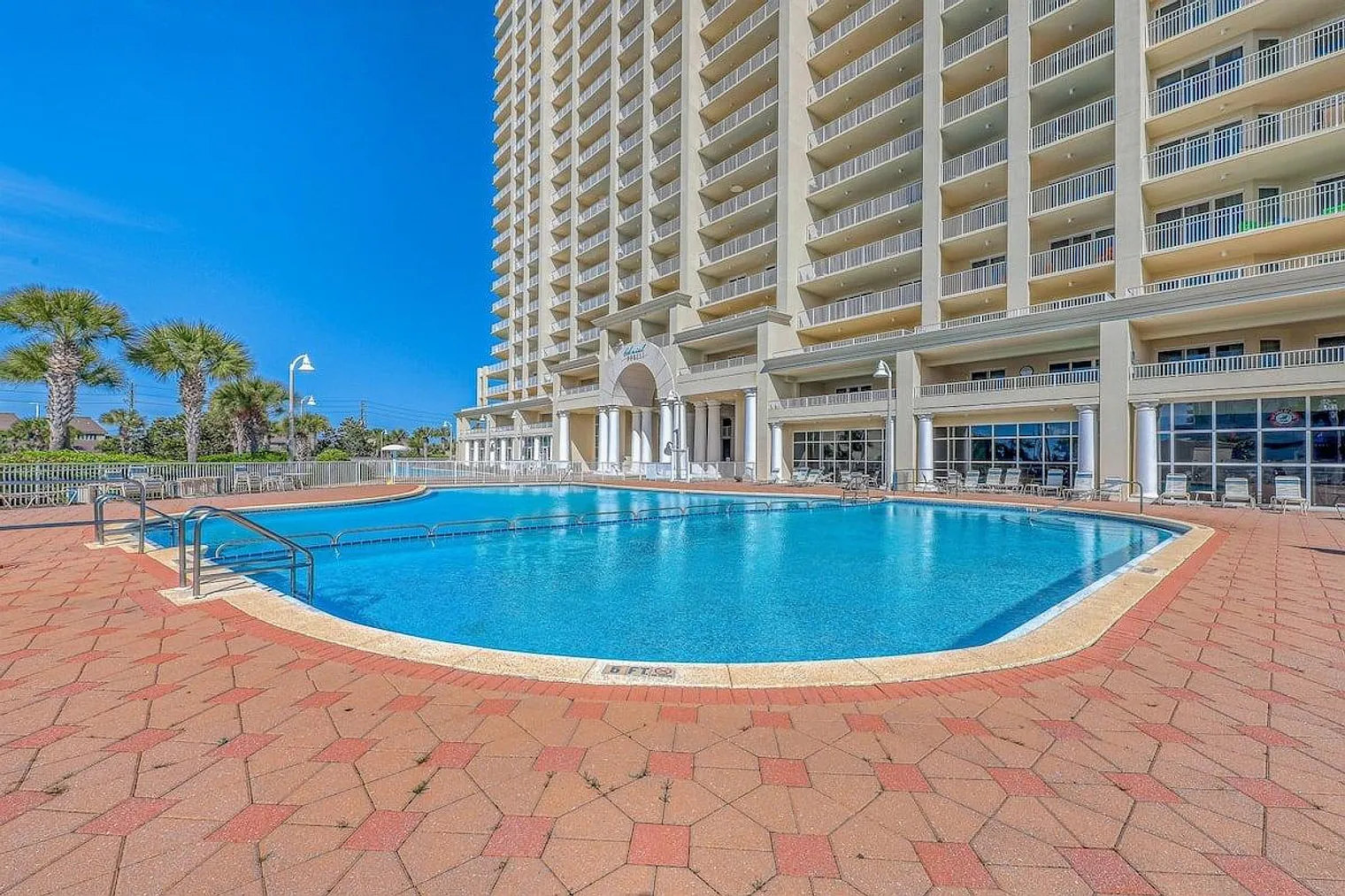 2 bed, 2.0 bath, 968 sqft, $2,453 — Photo 4