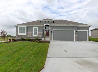 Sierra II Plan, Falcon Lakes, Basehor, KS 66007