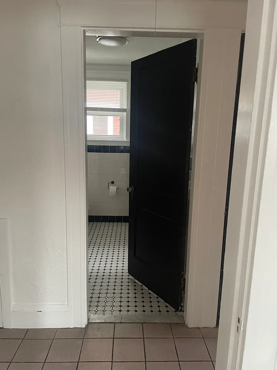 Building Photo - 166 Narragansett St #1