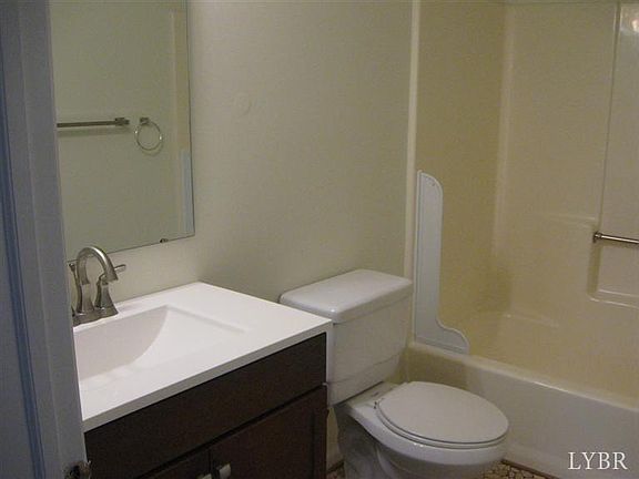 5th image of 1464 Ashbourne Dr