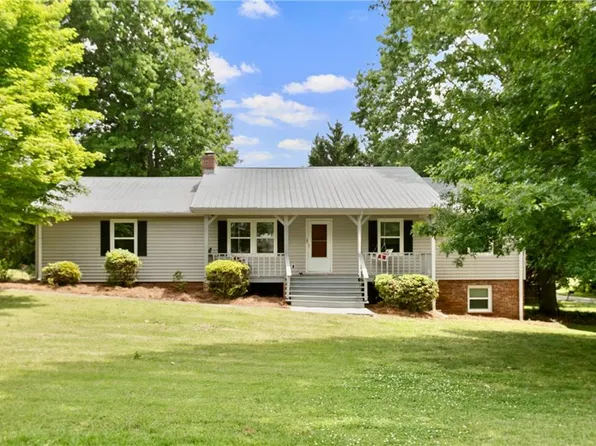 765 Aiken Dr, Dallas, GA 30157