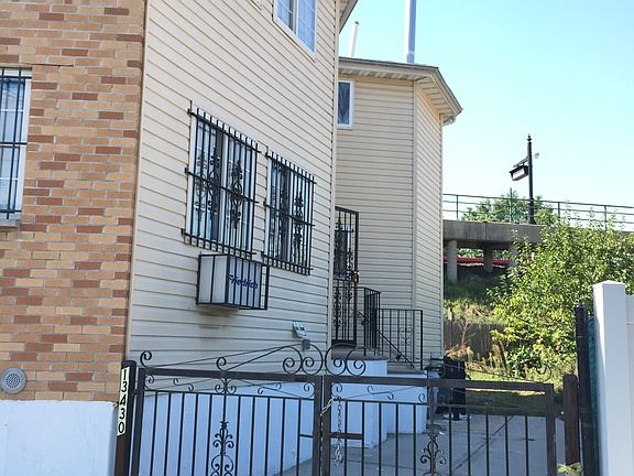 3rd image of 134-31 Garrett St